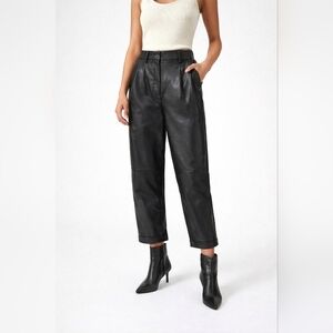 Wilfred Aritzia Black Vegan Leather Pleated Trousers Cropped High Rise Size 2